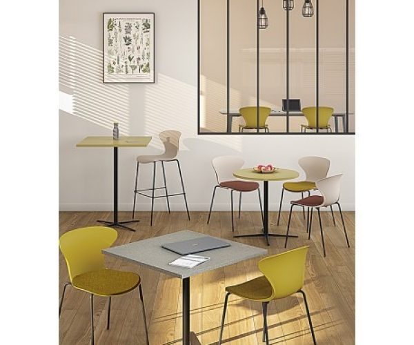 Table pieds croix